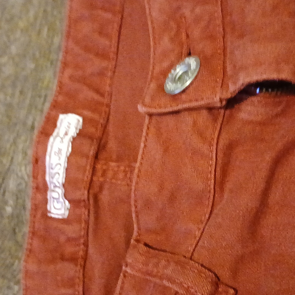 Red Guess jeans - Picture 3 of 9
